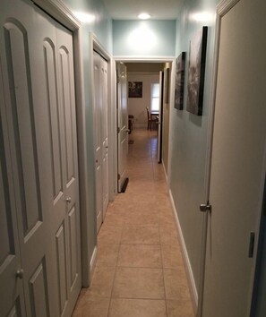 Interior - 1 BR located 5 minutes away from St Joseph & Hackensack Hospital. 15 min to NYC  (Paterson)