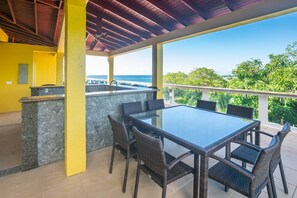 Tempat makan outdoor