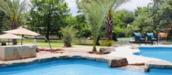  SLEEPS 30 Chilled and heated pool,  private beach with kayaks and paddle boards