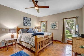 6 bedrooms, iron/ironing board, free WiFi, bed sheets