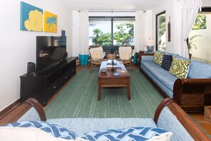 House, 4 Bedrooms | Living area | TV - Coral Vista #4 - 50546 (Roatan)