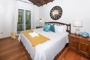 House, 4 Bedrooms | 4 bedrooms, iron/ironing board, free WiFi, bed sheets - Coral Vista #4 - 50546 (Roatan)