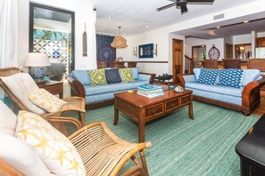 House, 4 Bedrooms | Living area | TV - Coral Vista #4 - 50546 (Roatan)