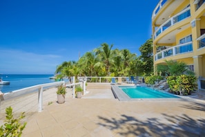 Pool - Villa Del Playa Penthouse #5 (Roatan)