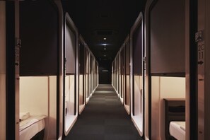 Caja de seguridad en la habitación, wifi gratis y ropa de cama 