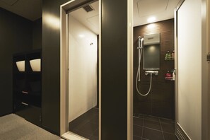 Bathroom shower - First Cabin Akihabara Showa-dori (Tokyo)