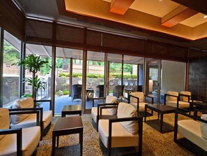 Lobby sitting area - Okuno Hosomichi (Kobe)