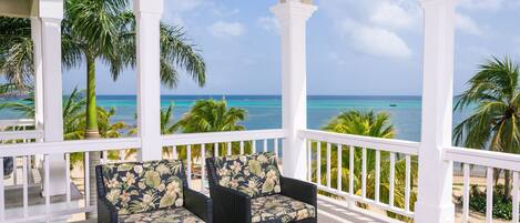 Condo, 2 Bedrooms | Property grounds