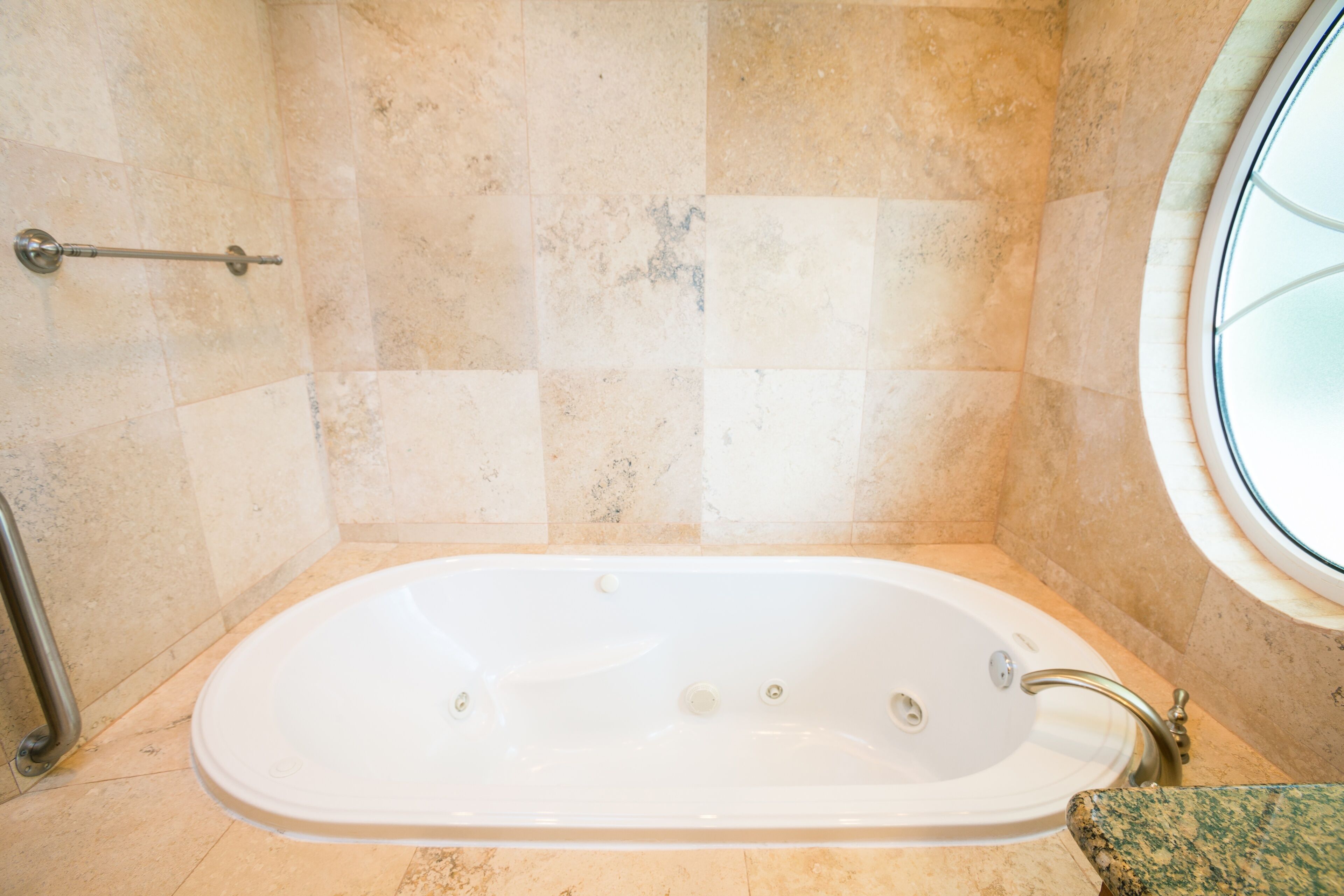 condo, 2 bedrooms | bathroom | towels