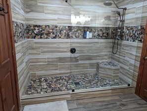 Shower, hair dryer, towels, soap - Gorgeous Riverfront Home - Stunning views on Rushing River with Recent Updates! (Ellijay)
