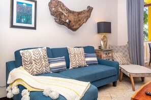 Condo, 2 Bedrooms | Interior - Villa Del Playa #1 (Roatan)