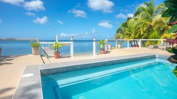 Appart'hĂŽtel, 2 chambres | Piscine