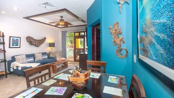 Condo, 2 chambres | Restauration