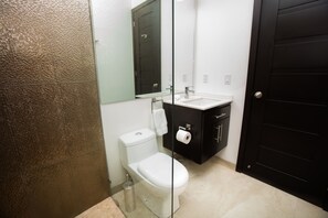 콘도, 침실 1개 | 욕실 | 헤어드라이어, 타월, 샴푸