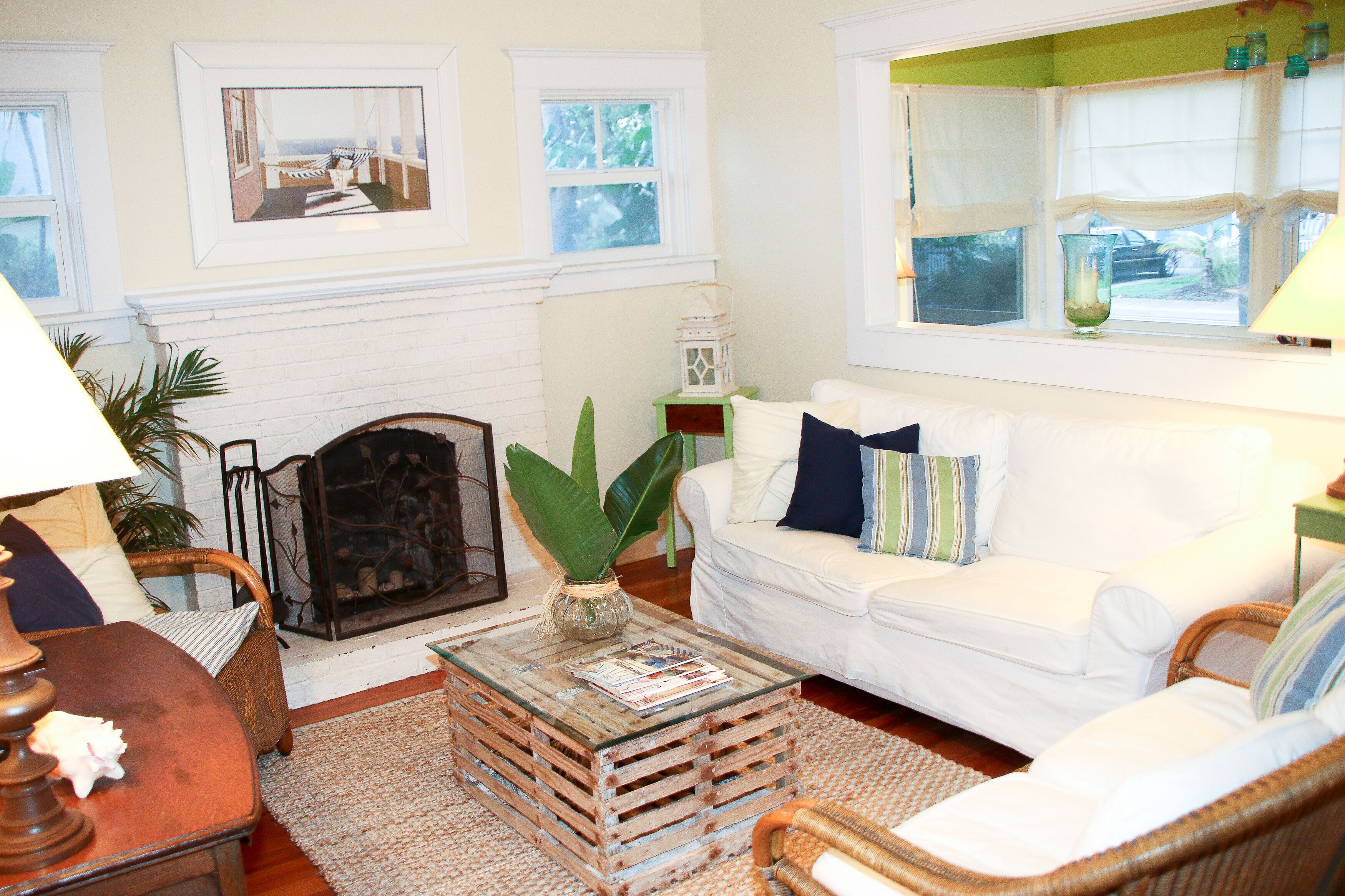 Smart-TV, peis og bøker