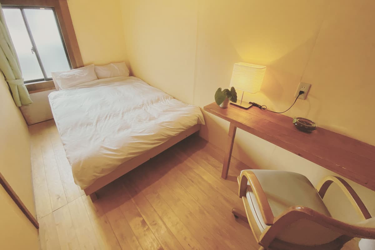 Double Room D | In-room safe, free WiFi, bed sheets