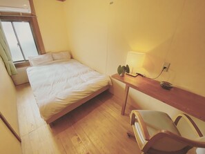 Double Room D | In-room safe, free WiFi, bed sheets - Hostel Otro Mundo (Kyoto)