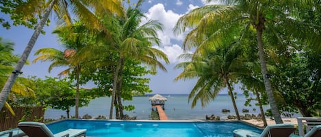 House, 4 Bedrooms | Pool