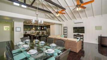 House, 4 Bedrooms | Dining