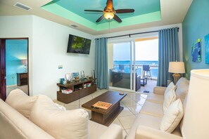 Condo, 2 Bedrooms | Living area
