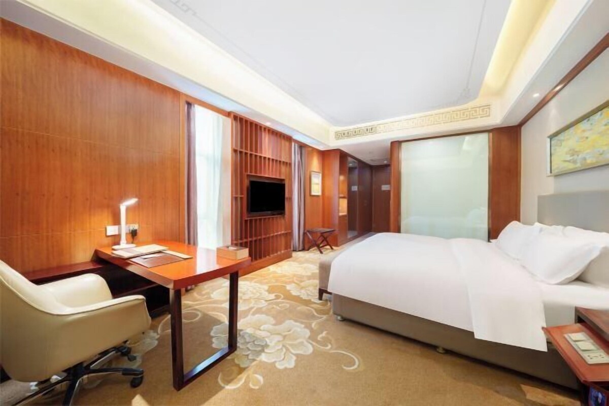 Minibar, in-room safe, desk, blackout curtains