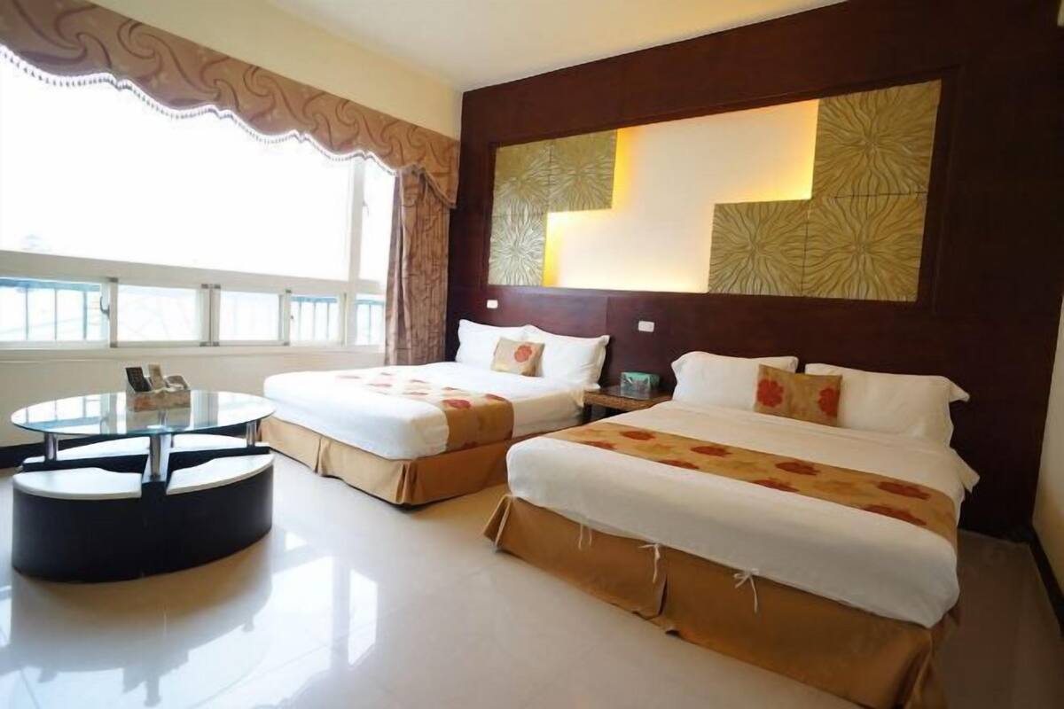 Blackout drapes, WiFi (free), bed sheets