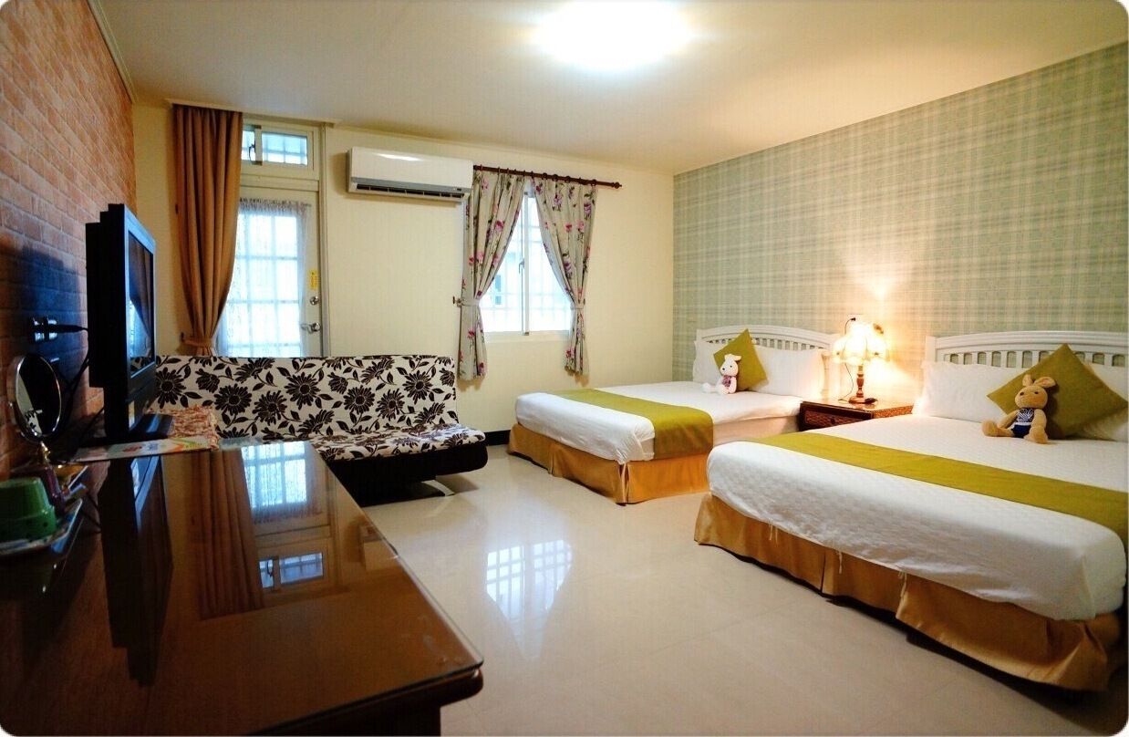 Comfort Quadruple Room, 2 Double Beds, Private Bathroom | Blackout drapes, WiFi (free), bed sheets