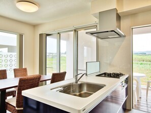 Familien-Ferienhaus, 2 Schlafzimmer, Nichtraucher | Eigene Küche | Kühlschrank, Mikrowelle, Herdplatte, Wasserkocher