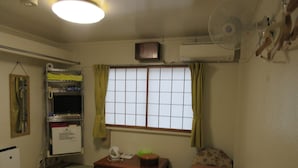 ห้องทวิน | ตู้นิรภัยในห้องพัก, โต๊ะทำงาน, Wi-Fi ฟรี