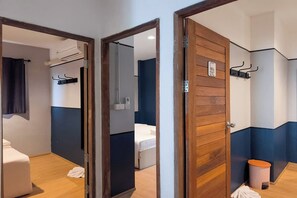 Private Room with Shared Bathroom | Lydisolert, wi-fi (inkludert) og sengetøy