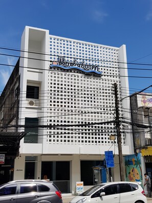 Front of property - Borbaboom Poshtel - Hostel (Phuket)