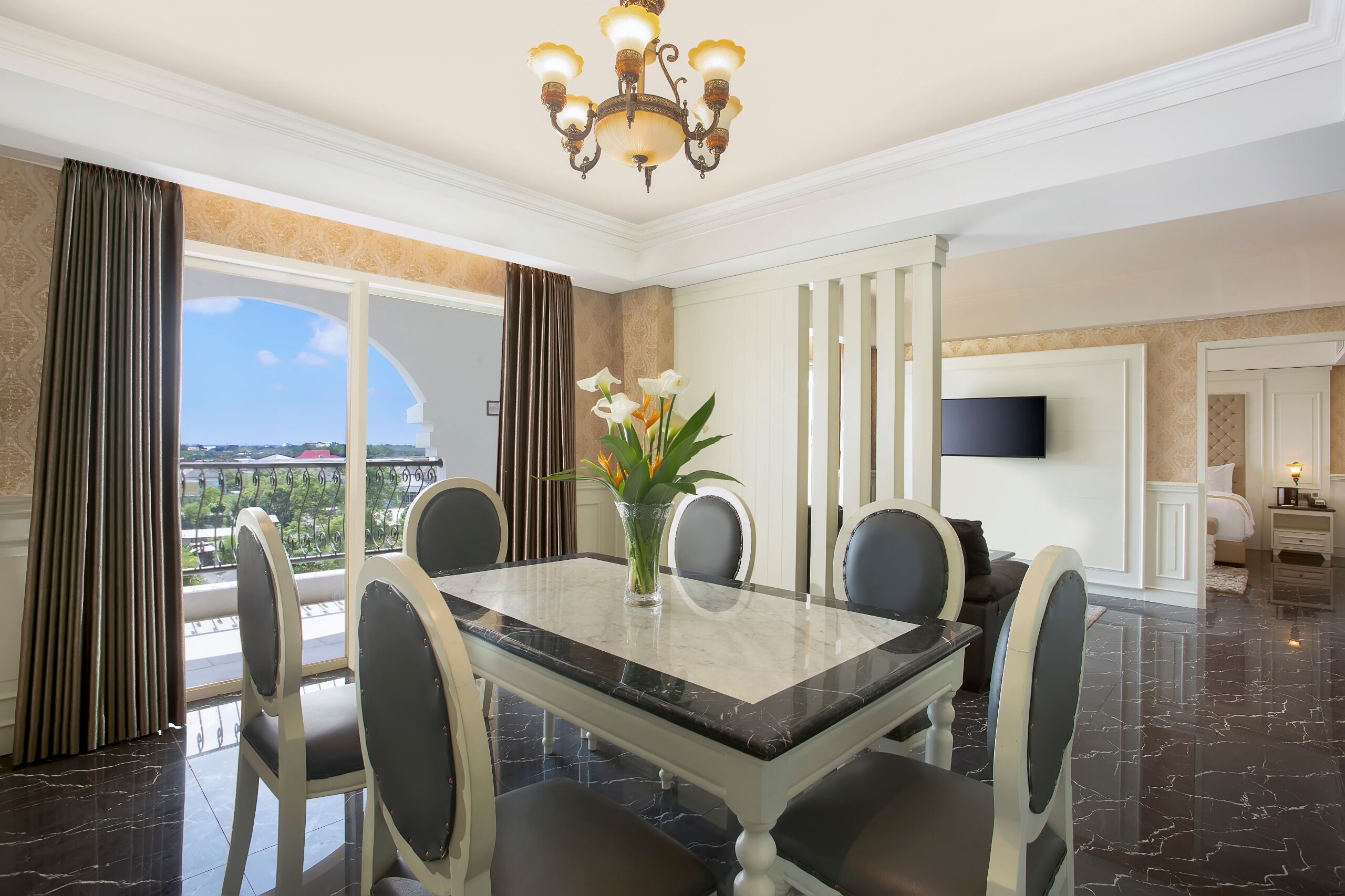 Presidential Room | Living area | 32-inch TV with cable channels