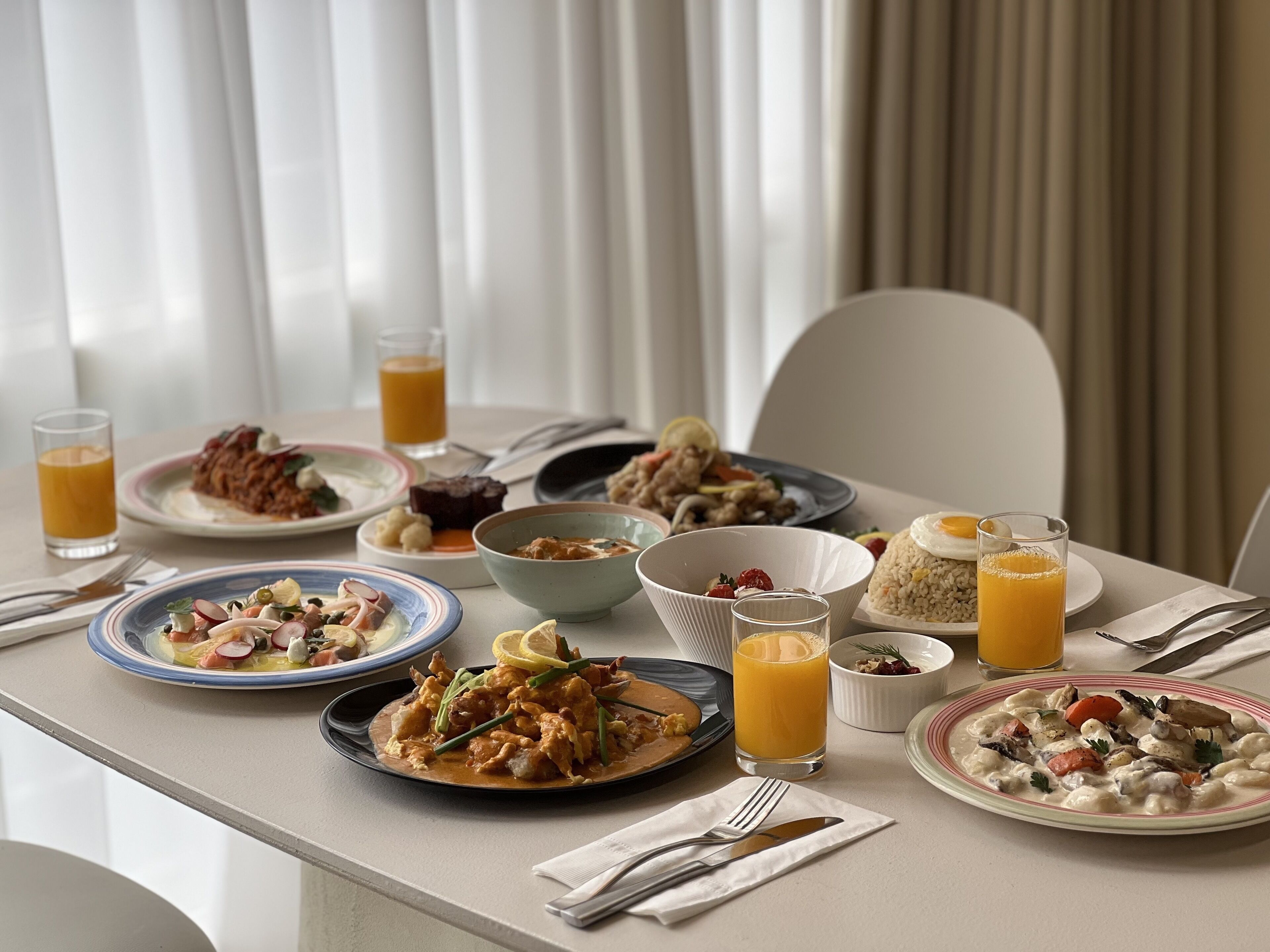 Daily buffet breakfast for a fee