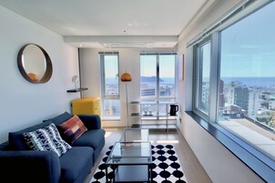 High Floor - The First Suite | In-room safe, blackout drapes, WiFi (free), bed sheets