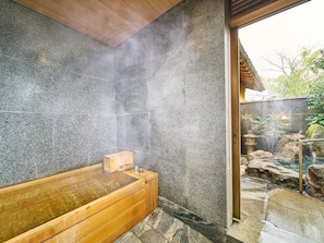 Separate tub and shower, spring water tub, free toiletries, hair dryer