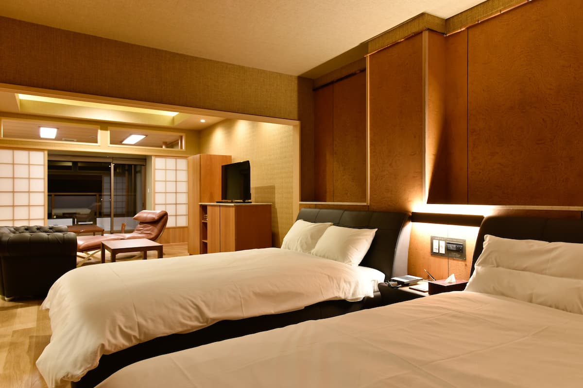 1 bedroom, premium bedding, minibar, in-room safe