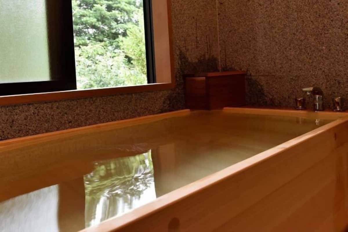 Bathroom | Separate bathtub and shower, spring water bathtub, free toiletries