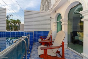 Deluxe Pool Access | Balcony - Modern Living Hotel (Patong)