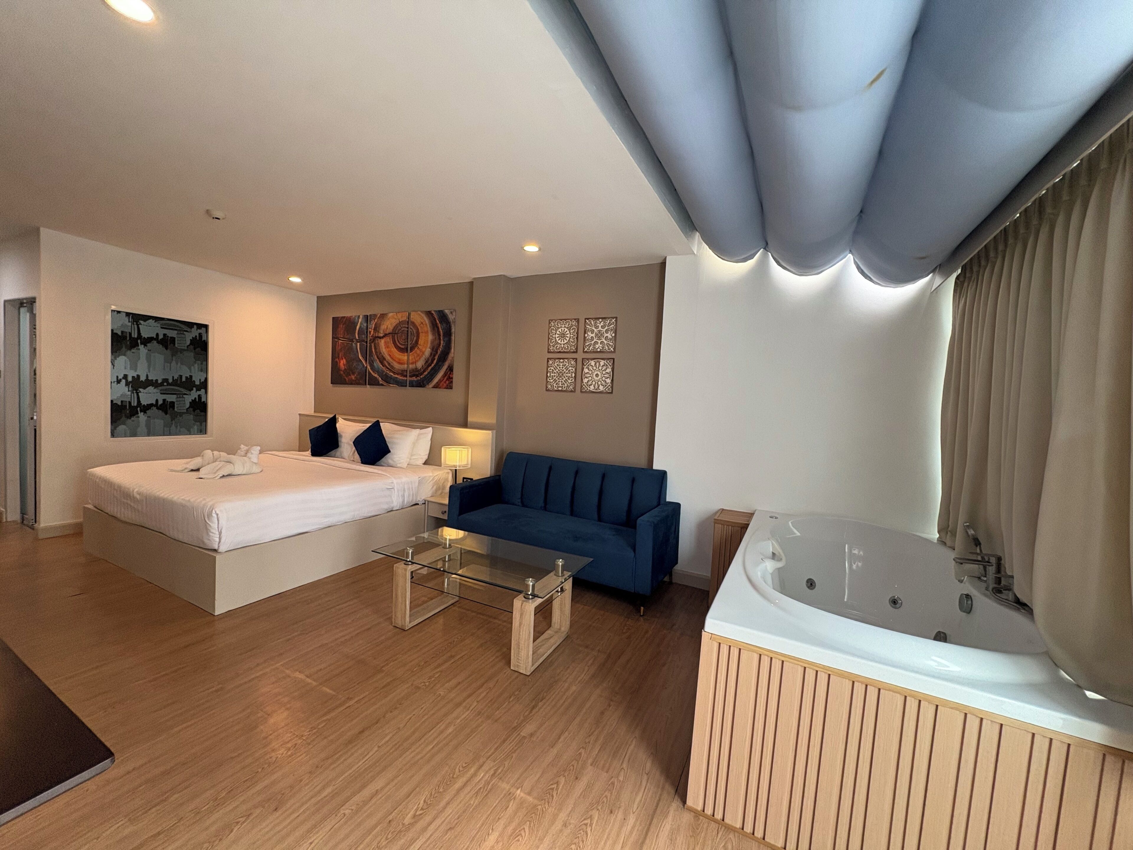 Junior Suite with Jacuzzi