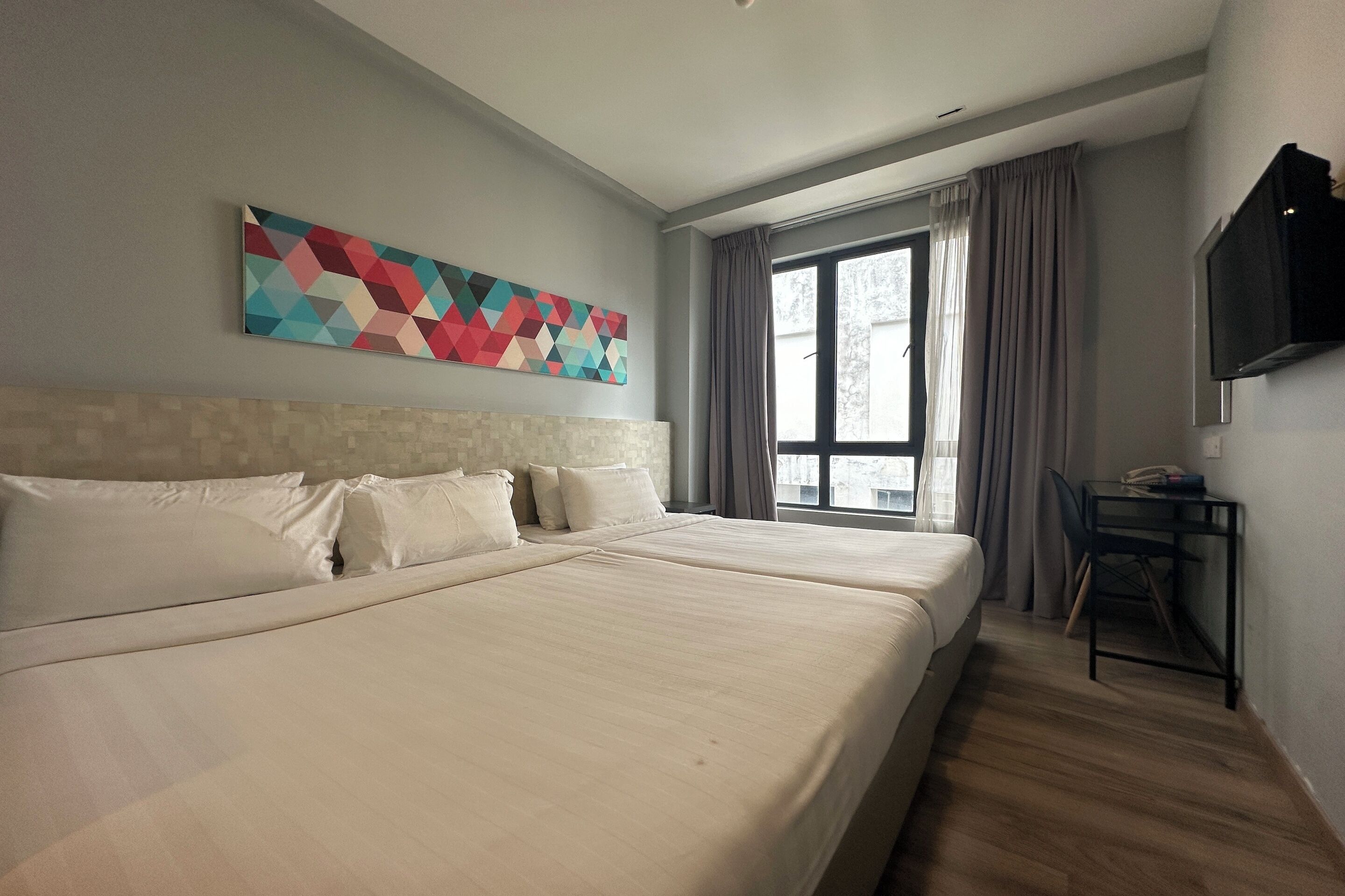 deluxe triple room | iron/ironing board, free wifi, bed sheets