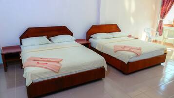 Premium bedding, minibar, desk, iron/ironing board