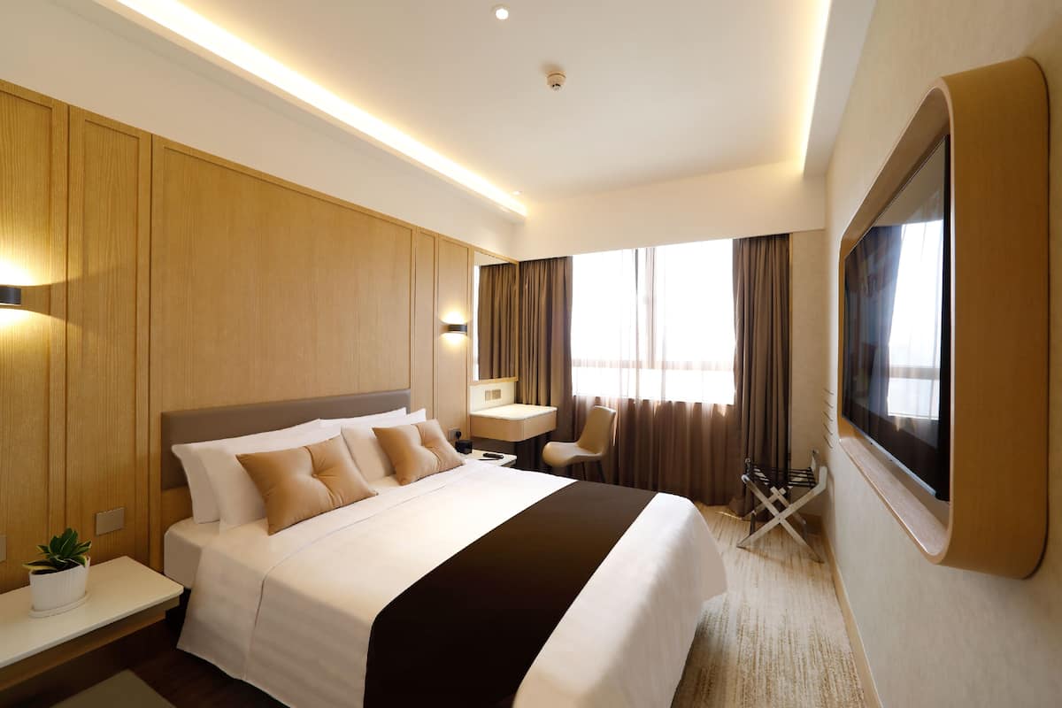 1 bedroom, in-room safe, desk, free WiFi