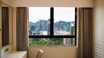 Club Floor - Harbour Parkview Double Room | 1 bedroom, in-room safe, desk, free WiFi