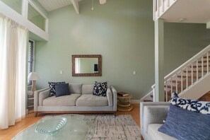 Leilighet, 2 soverom | Oppholdsområde | Smart-TV