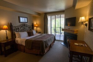 Condo, 3 Bedrooms | 3 bilik tidur, seterika/papan seterika, katil bayi/kot (surcaj)