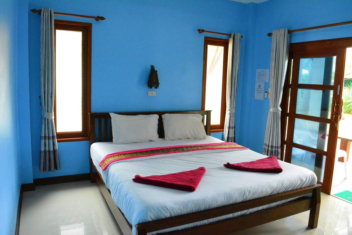 Air Conditioned Room | Blendingsgardiner og wi-fi (inkludert)