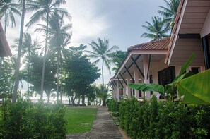 遮光カーテン、WiFi (無料)