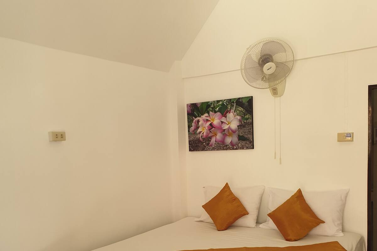 Fan Room | Blendingsgardiner og wi-fi (inkludert)