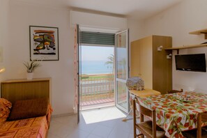 Apartment | Wohnbereich | LCD-Fernseher