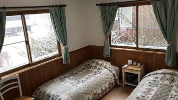 Classic House, Multiple Bedrooms | Desk, free WiFi